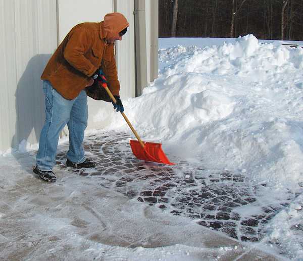 Anthony Fortini clears snow off a European fan pattern in Pennsylvania. Photos courtesy of Bart Sacco