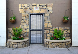 Vertical wall carving in concrete