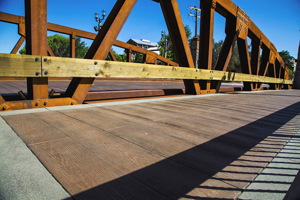 The California city wanted a functional, decorative element to enhance its old town feel. Penick delivered a stunning project with Bomanites Ashlar Slate and Boardwalk patterns, the latter of which mimics the look and texture of wood.