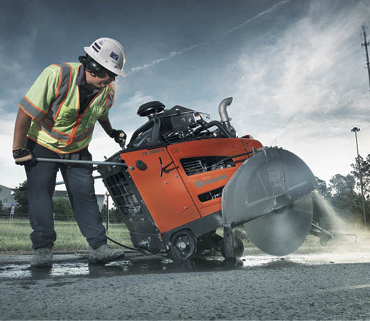 Making large, deep cuts for something such as highway expansion joints requires a blade that can cut many linear feet at high speed.
