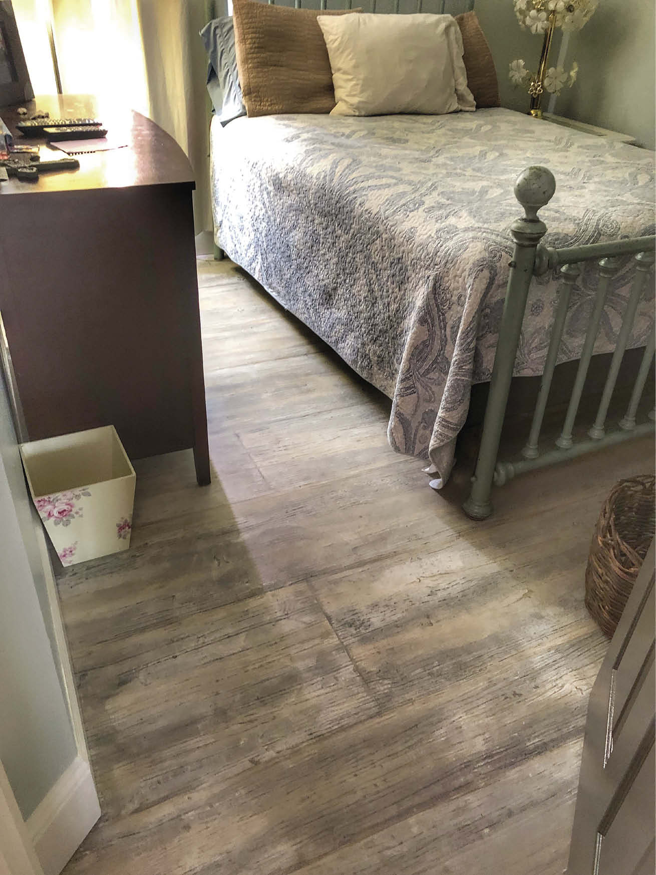 Concrete floor that is made to look like wood planks