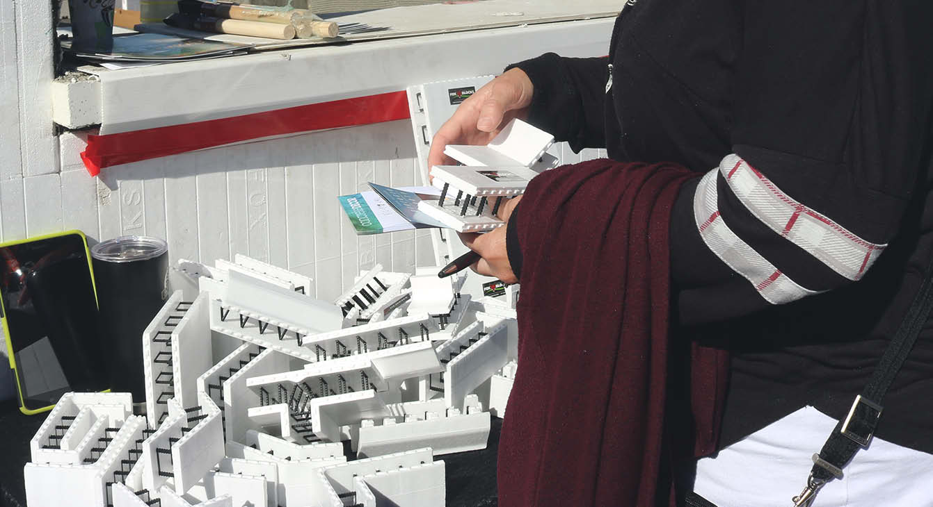 Designed for architects, builders, students and engineers, this set of mini insulating concrete forms are 1/8 the size of the real thing.