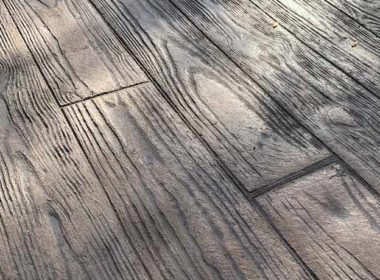 stamped concrete that looks like woodplanks