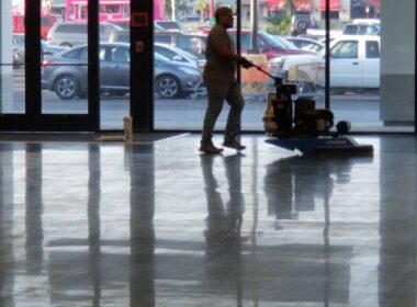 High-speed Burnishing - Burnisher running on a concrete floor