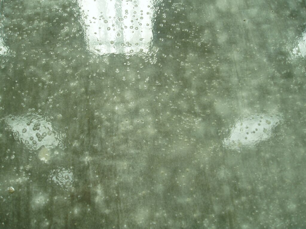 A picture of sealer bubbles.