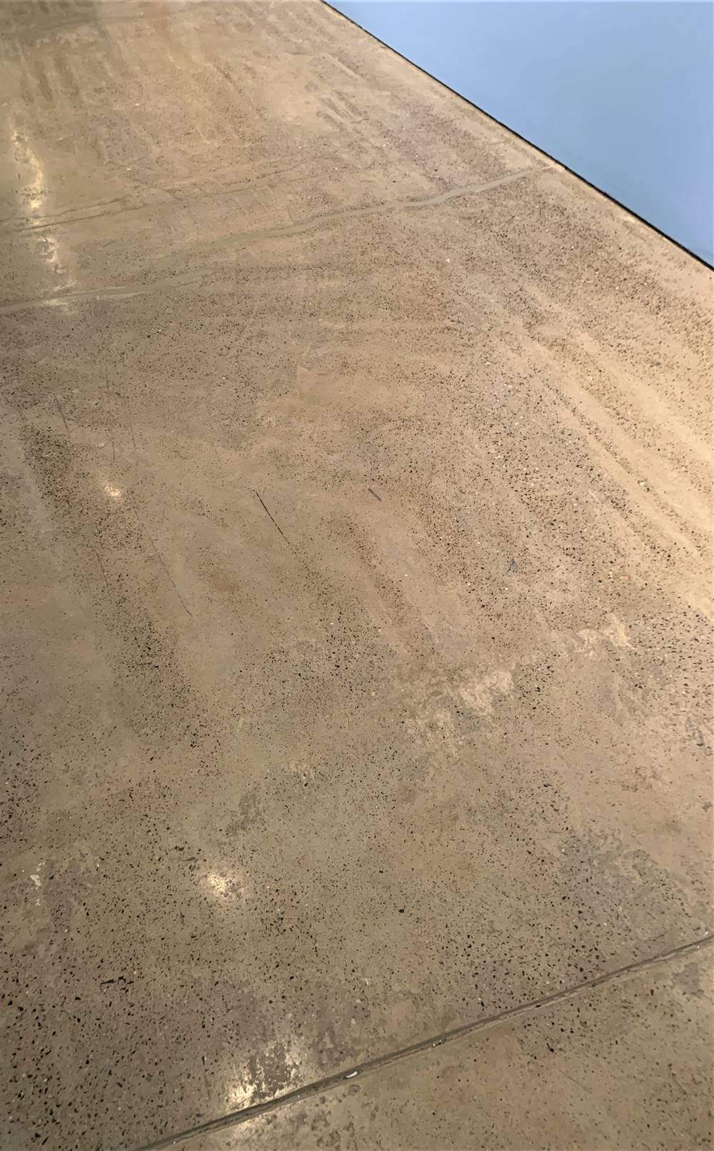 Differential curing marks on concrete