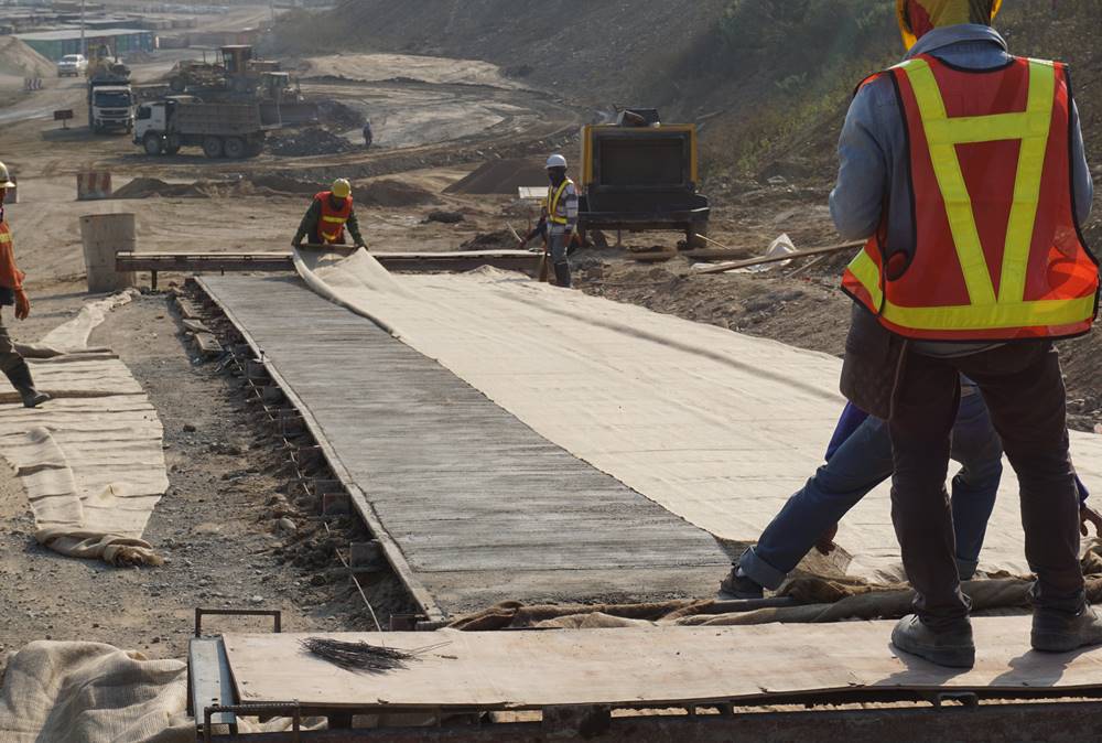 curing concrete successfully using the wet burlap fabric method