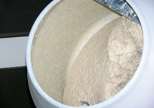 Concrete countertops can be made using high-performance concrete countertop mix.