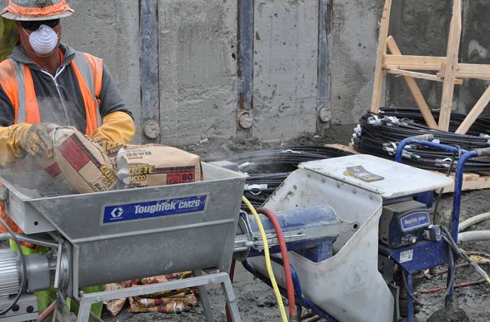 contractor with continous mixer