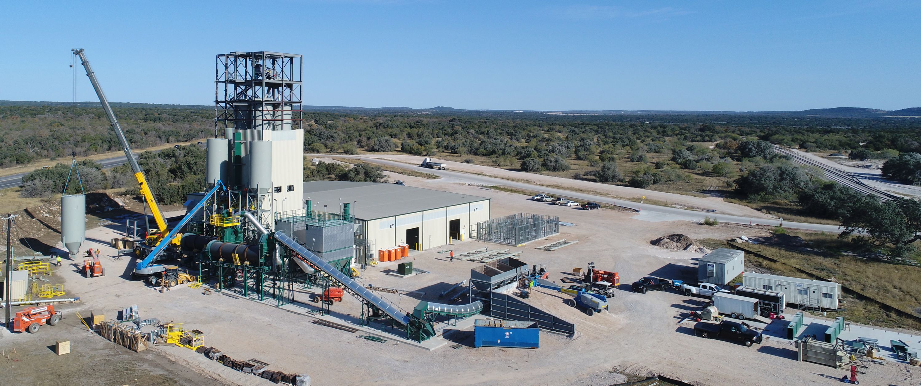 Finishing touches! Oldcastle-Jewell's new concrete and mortar facility adds powder silos to the structure as it finishes construction in December 2017
