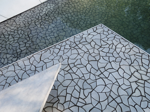 The Garden is sponsored by the Royal Bank of Canada, who wanted a design reflecting their Blue Water Project safeguarding the worlds fresh water resources. 