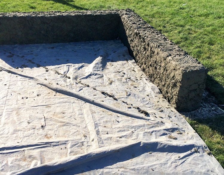 Walttools is announcing the availability of their new Structure Coat concrete bond coating mix for use in the decorative concrete arena.