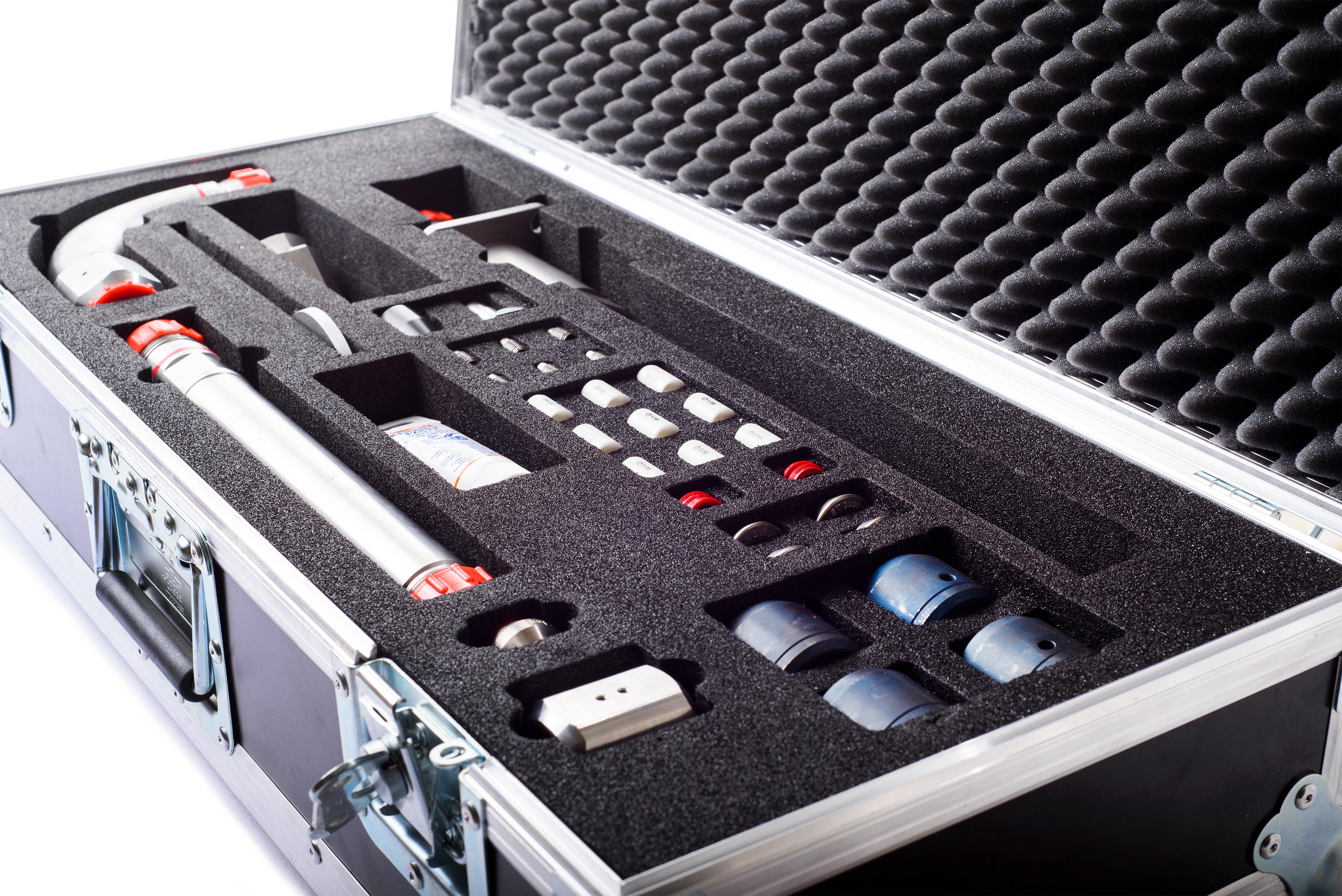 The Aquajet Systems AB Super Lance 3000 includes uniform threads and seals  regardless of configuration  and multiple fittings for different hoses, making the attachment compatible with any Aqua Cutter on the market.