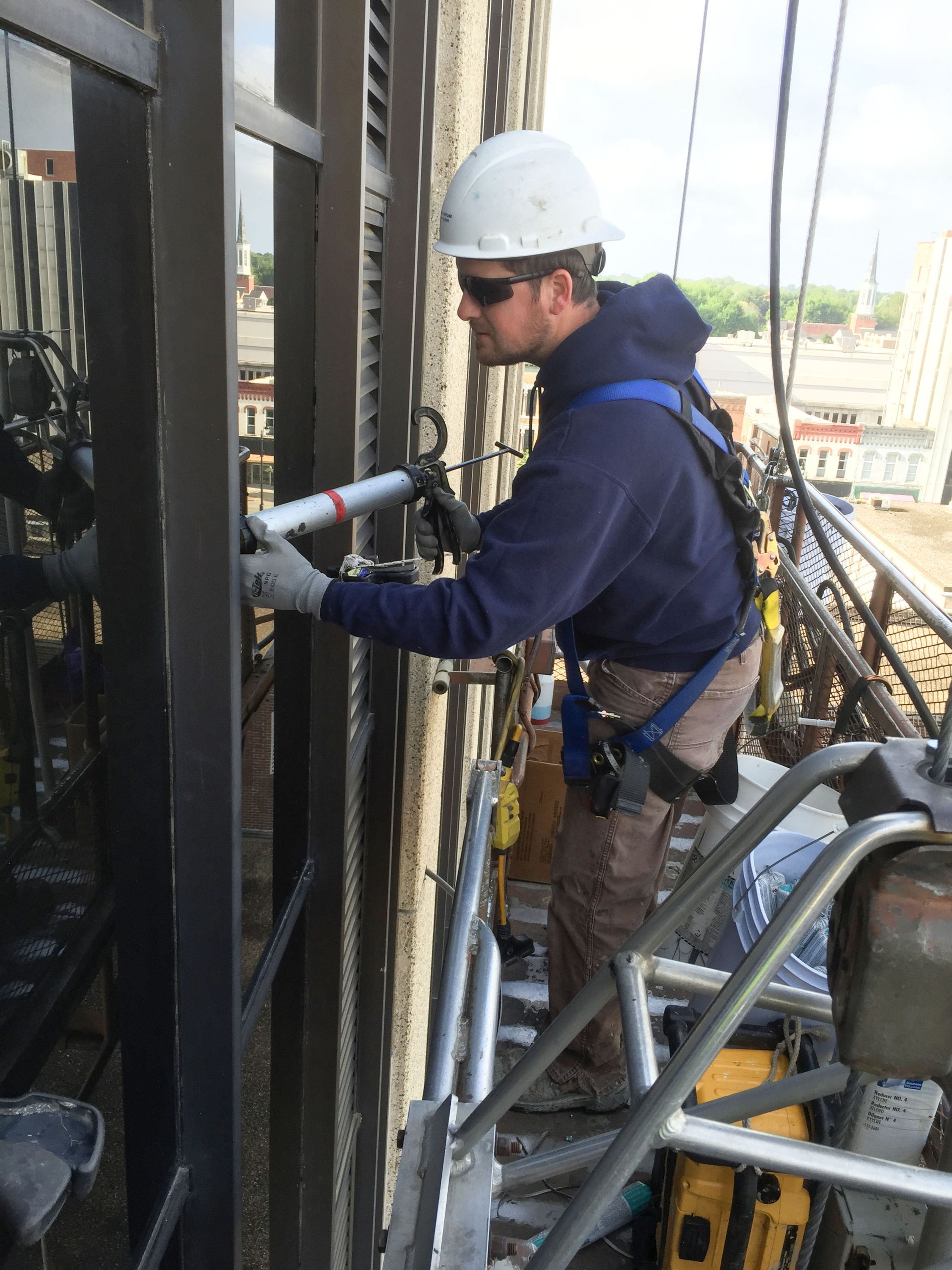 Westerm Worker Caulking