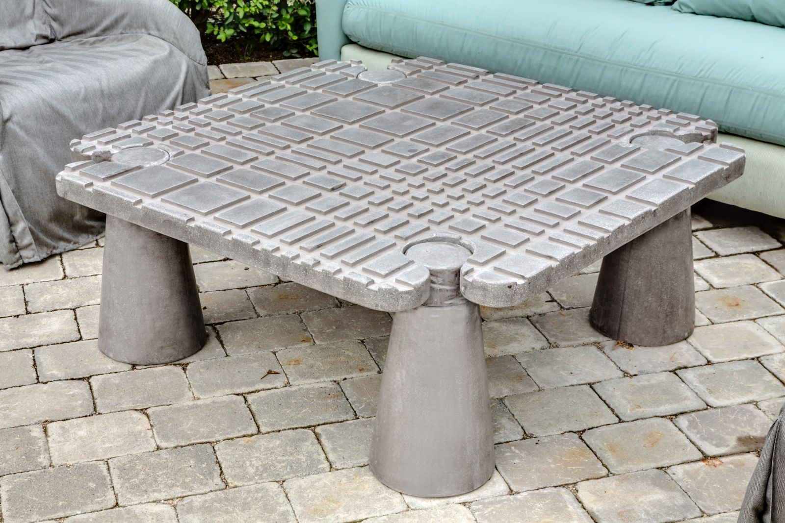 Fibonacci Locking Coffee Table