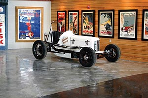Bomanite Car Showroom - Bomanite Franchise Partners stay on the cutting edge of the decorative concrete industry through their affiliation with the worldwide network of licensed Bomanite contractors.