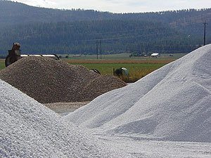 Aggregate Mounds of different colored rock add a new dimension to concrete slabs all around the country.